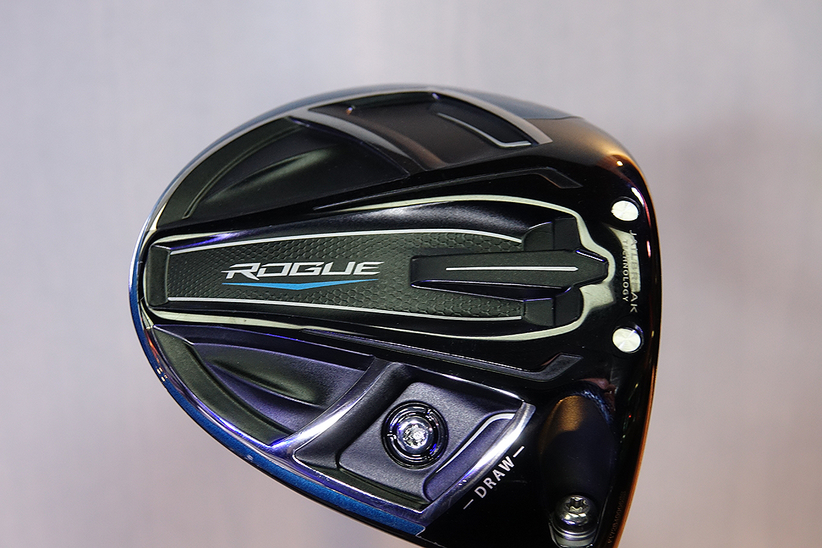 Callaway Rogue Draw Driver Sole In-hand - The Golftec Scramble